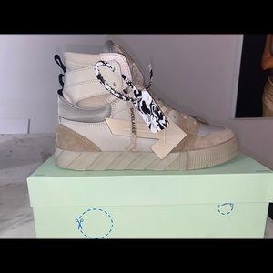 Off-White Vulcanized High Top Floating Arrow